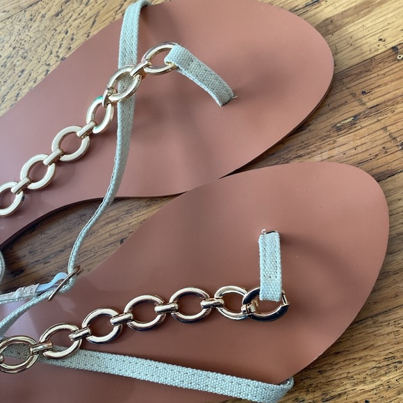 New Miss Lola "TYREE" Gold Chain Canvas Sandals Size 8.5 - Picture 7 of 10
